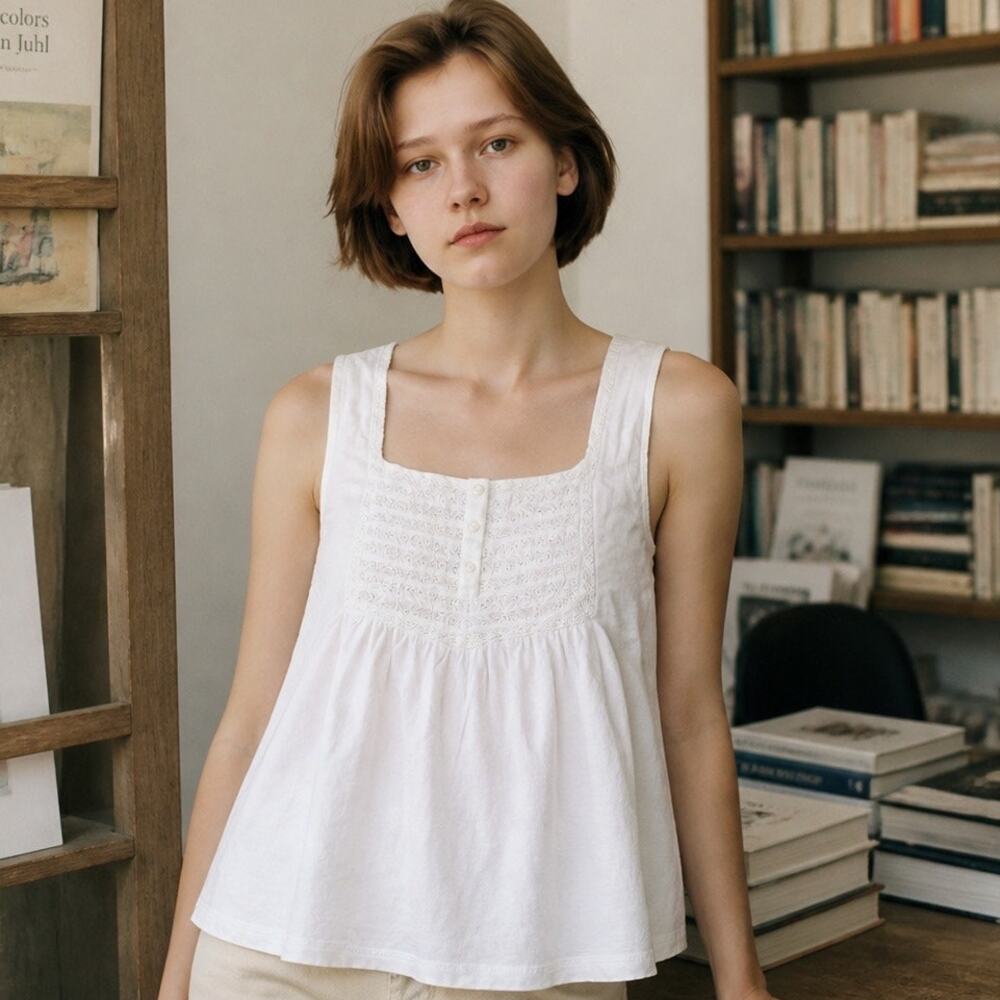 Lucky Brand White Sleeveless Top Size Large with Eyelet Inset 3 Button NWOT